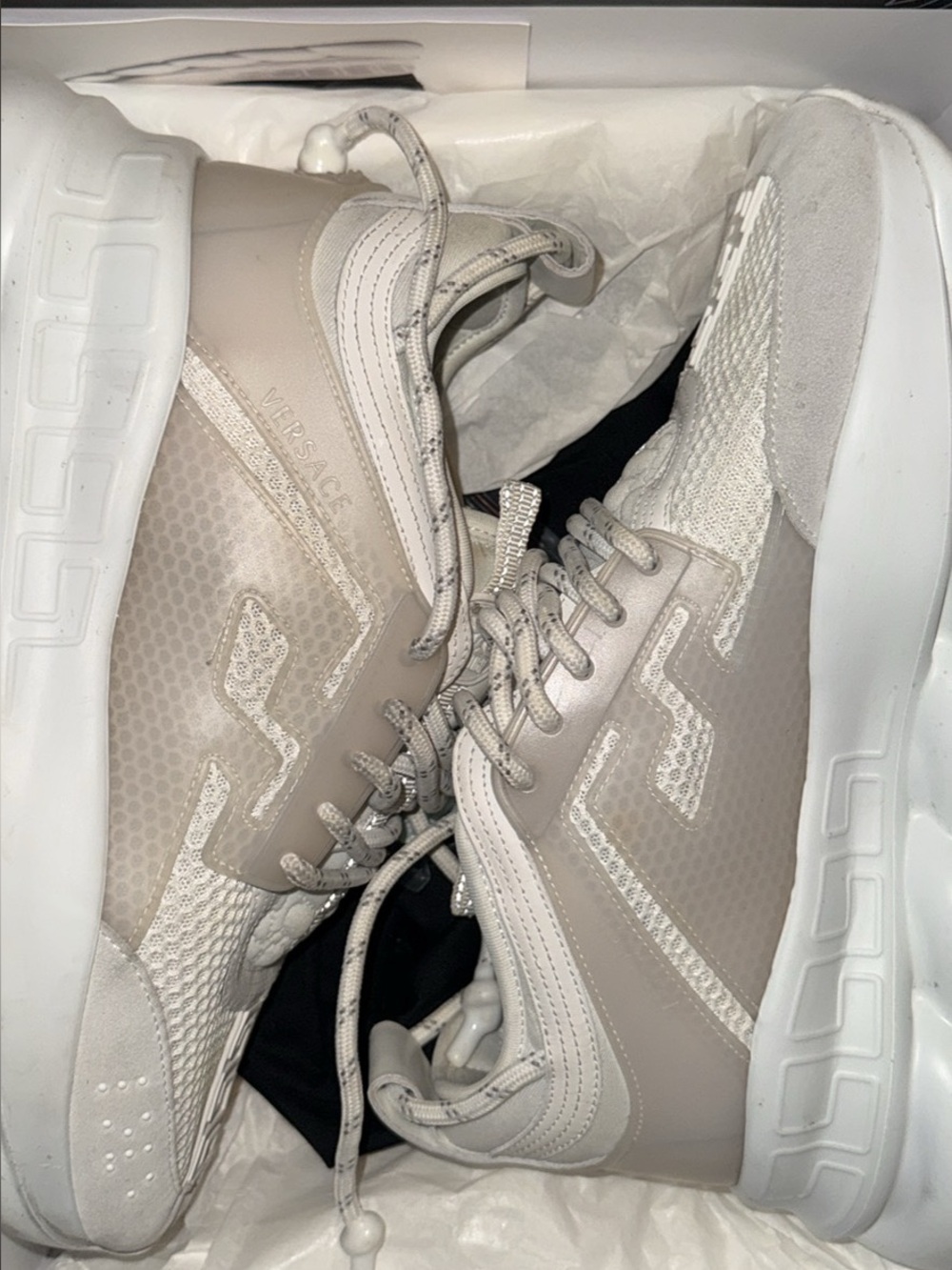 V Inspired Chain Reaction Beige and White Mens Shoe size 10.5 (43)